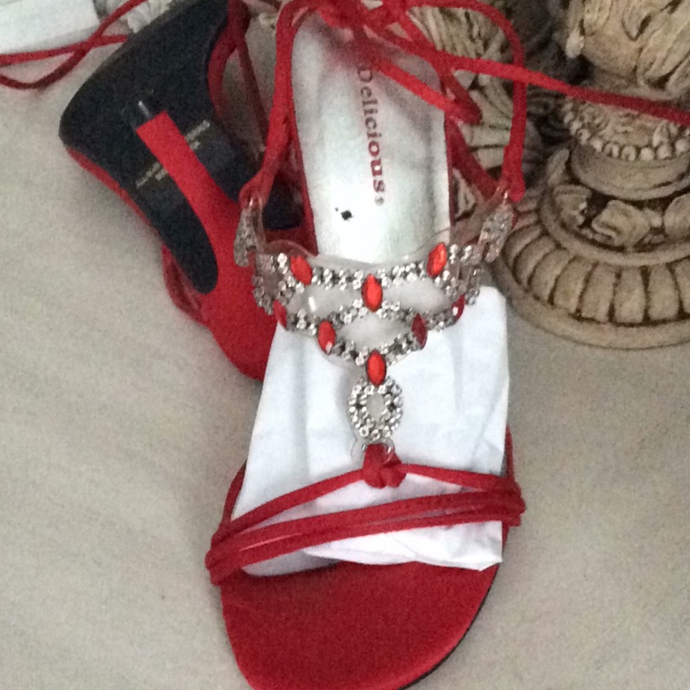 Shoes - Picture 2 of 3